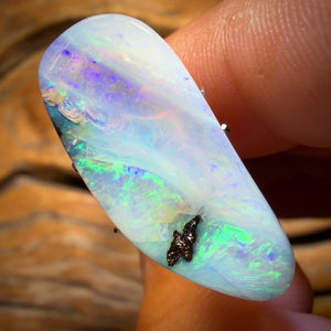 Bargain Card! 12.9cts - Queensland Boulder Seam Opal
