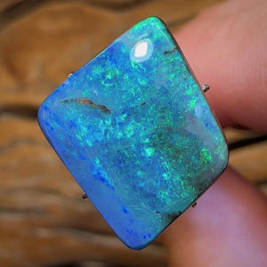 10.3cts - Australian Boulder Seam Opal
