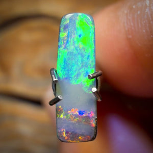 Half Price Card! 0.9cts - Queensland Boulder Seam Opal from Winton