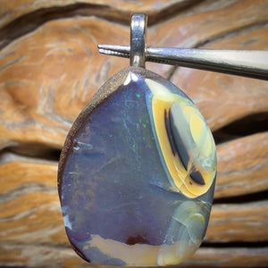 🔨 AUCTION 🔨 No Reserve Solid Queensland Boulder Seam Opal Pendant