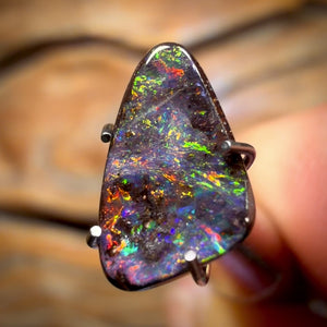 1.4cts - Red on Black Australian Boulder Seam Opal