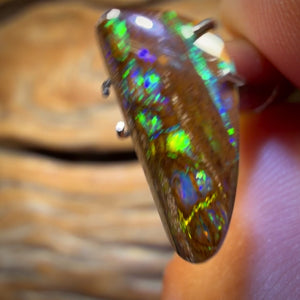 3,4 ct – Versteinertes Holz Ersatz-Boulder-Opal aus Yowah