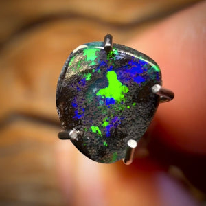 🔨 AUCTION 🔨 No Reserve 0.6cts - Queensland Boulder Seam Opal. Australian Opal