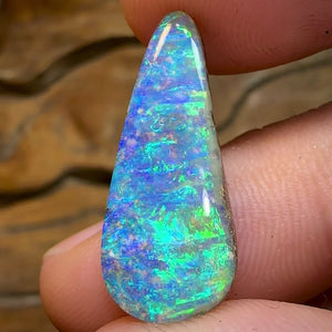 8.8cts - Queensland Boulder Opal from Winton. Gem Quality