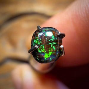 0.4 Karat - Australischer Boulder-Opal aus Yowah