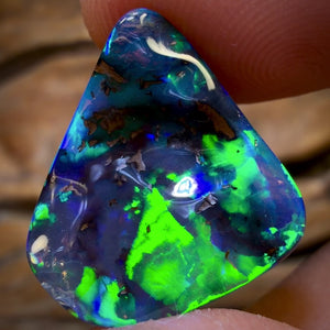 10.45cts - Wow BANGER GEM Brightest Queensland Boulder Seam Opal