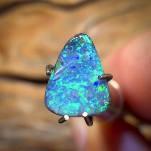 0.9cts - Australischer Boulder Seam Opal aus Winton