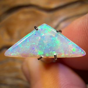 0.9cts - Top South Australian Crystal Opal from Coober Pedy