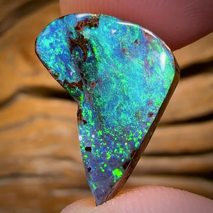 14.3cts - Top Reef Pattern Queensland Boulder Seam Opal