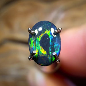 0.2cts -Lightning Ridge Black Opal