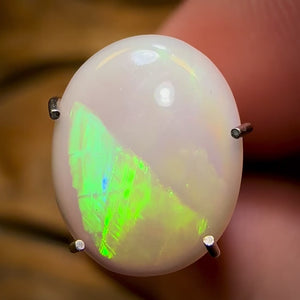 🔨 AUCTION 🔨 “Green Lantern” 3.2cts - South Australian White Opal