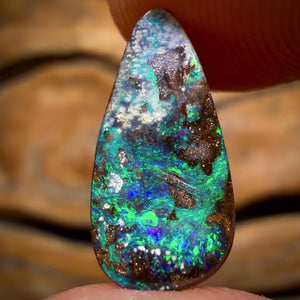 3.8cts - Queensland Boulder Seam Opal Rub