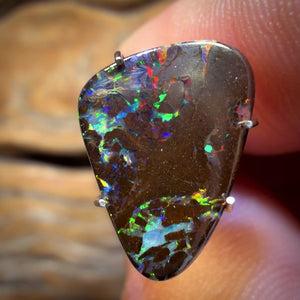 2.6cts - Bubble Band Opal from Winton Red Multi Colour