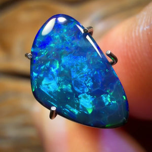 1.6cts - Lightning Ridge Opal Doublet