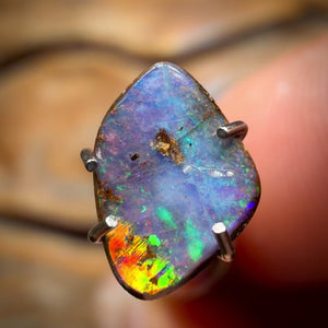 🔨 AUCTION 🔨 No Reserve 0.8cts - Queensland Boulder Seam Opal. Australian Opal