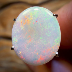 Auktion Nr. 2,3 ct - Südaustralischer Weißer Opal aus Coober Pedy