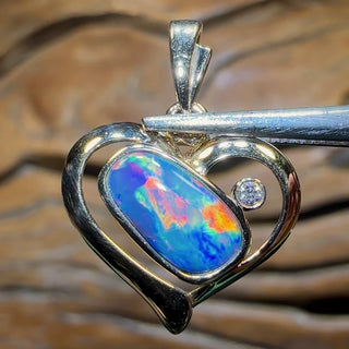 Pendentif doublet en or 14 carats et opale boulder du Queensland