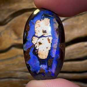 23.1cts - Koroit Nut Partial Crystal Centre