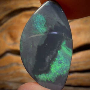 🔨 AUCTION 🔨 Reserve 💎 High Roller Banger Auction 💎 6.6cts - N1 Black Opal from Lightning Ridge Picture Stone