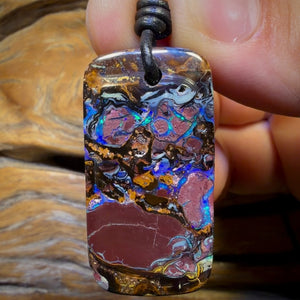 37 x 19 mm – Gebohrte Stammes-Opal-Halskette aus Queensland-Boulderopal
