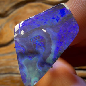 Bargain Card! 16.1cts - “Ocean Dreams” Top Australian Boulder Seam Opal from Winton