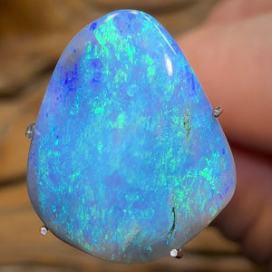 5.6cts - Lightning Ridge Semi Black Opal