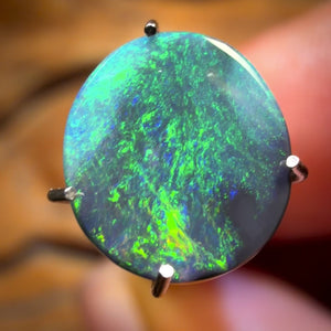 0.9cts - Black Opal from Lightning Ridge