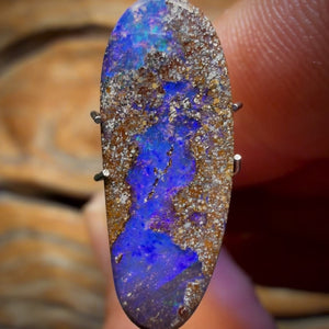 3.9cts - Queensland Boulder Seam Opal. Australian Opal