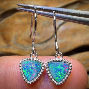(21) Sterlingsilber – Australian Boulder Opal Doublet Hakenohrringe