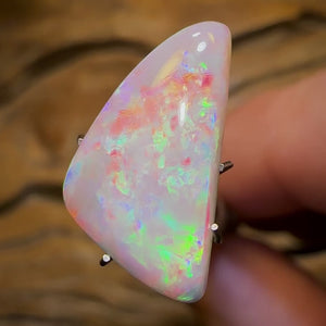 5.15cts - Lightning Ridge Light Opal Great Colour and Roll