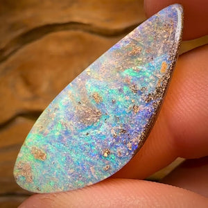 21.7cts - Queensland Boulder Seam Opal. Top Reef Pattern