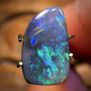 1.6cts - Lightning Ridge Semi Black Opal
