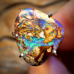 🔨 AUCTION 🔨 No Reserve 2.2cts - Queensland Boulder Opal from Yowah. Australian Opal