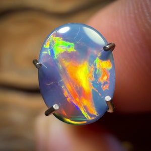 0.7cts - Australian Boulder Opal Doublet