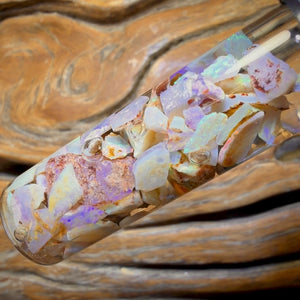 36,5 ct – Opalfläschchen aus Lightning Ridge