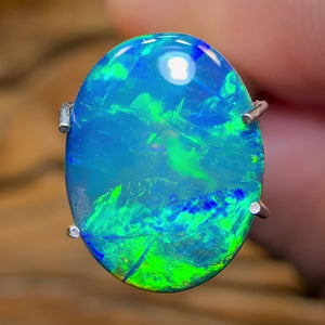 1.9cts - Lightning Ridge Black Opal Doublet. Old School