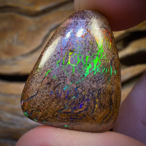 29.1cts - Bubbleband Opal from Winton. Australian Opal