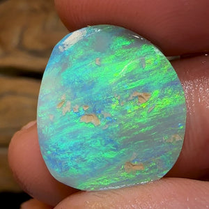 8.6cts - Lightning Ridge Black Opal Rub