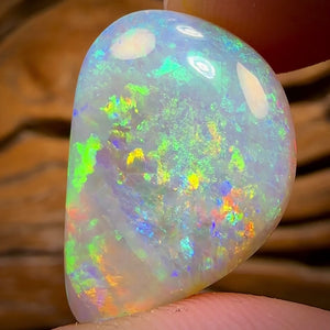 20.4cts - GEM South Australian Dark Opal. Multicolours!