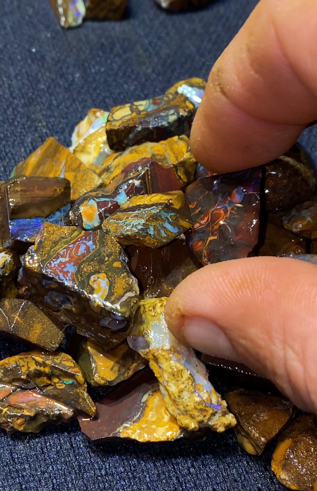 50 + sm rough opal rocks @ a BARGAIN!! - Opalwhisperers