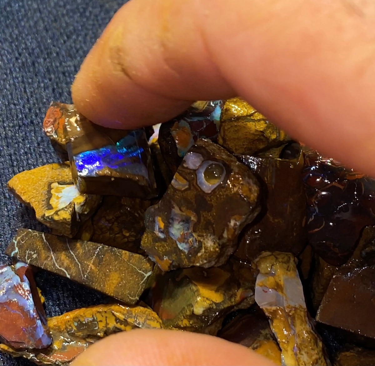 50 + sm rough opal rocks @ a BARGAIN!! - Opalwhisperers