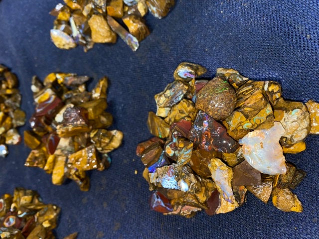 50 + sm rough opal rocks @ a BARGAIN!! - Opalwhisperers